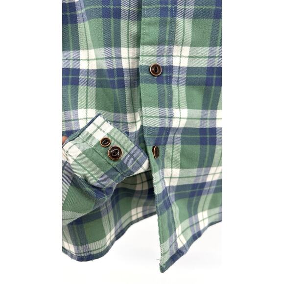 L.L.Bean BeanFlex Men’s Flannel Button-Up Shirt - Picture 3 of 10